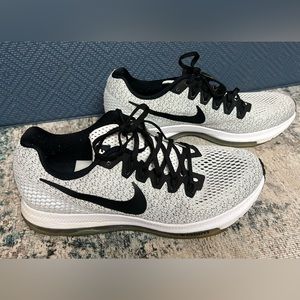 Women’s Nike Zoom All Out size 10